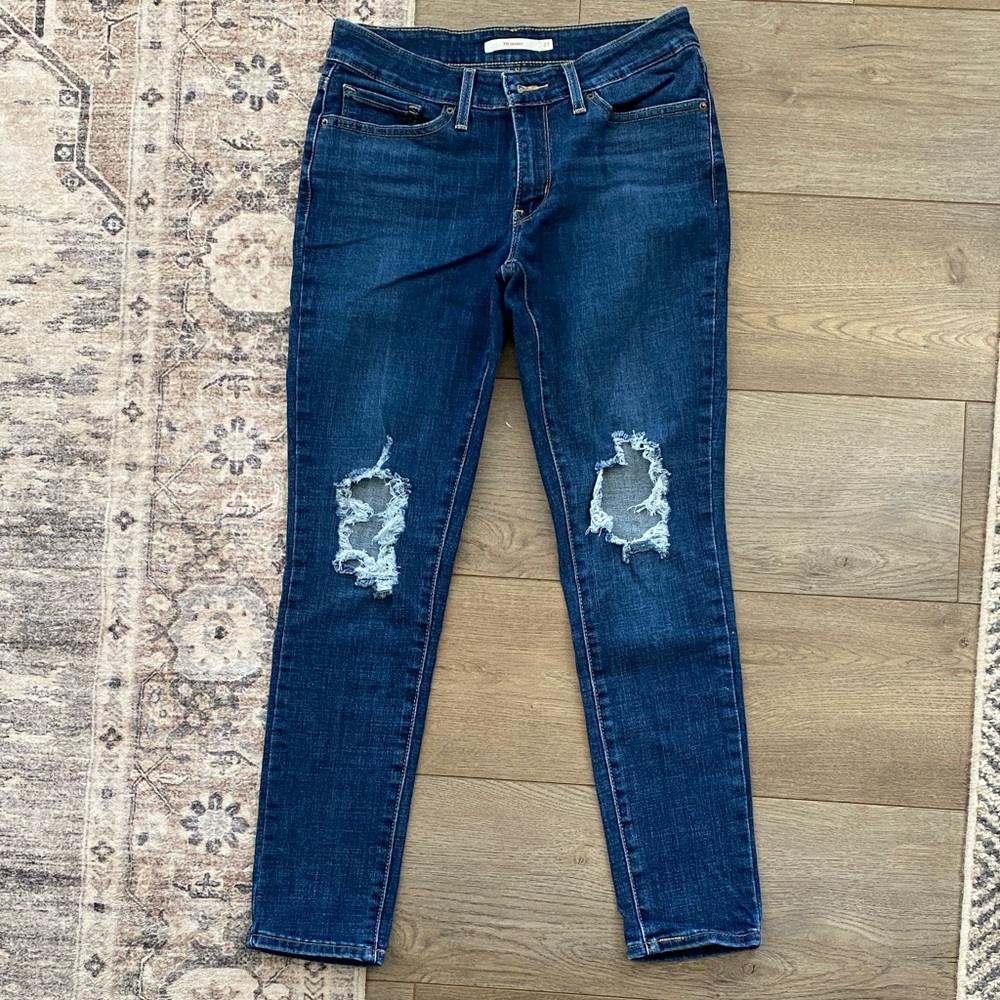 Women's Levi’s Distressed Blue Jeans